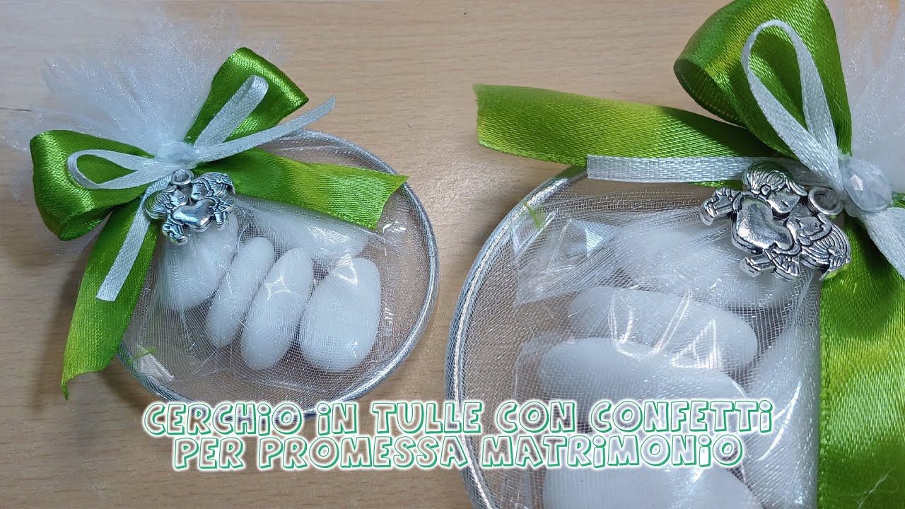 Cerchio in tulle con confetti per promessa matrimonio