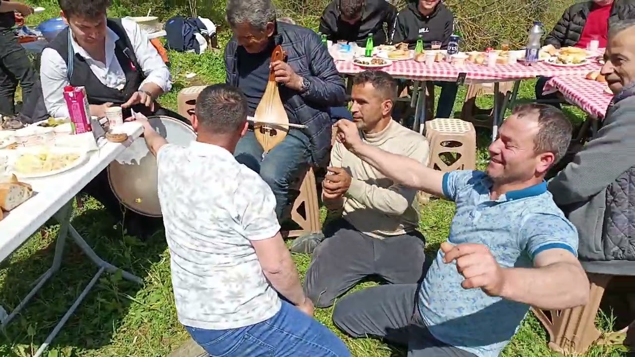 Berat Kürekçi asker eğlencesi