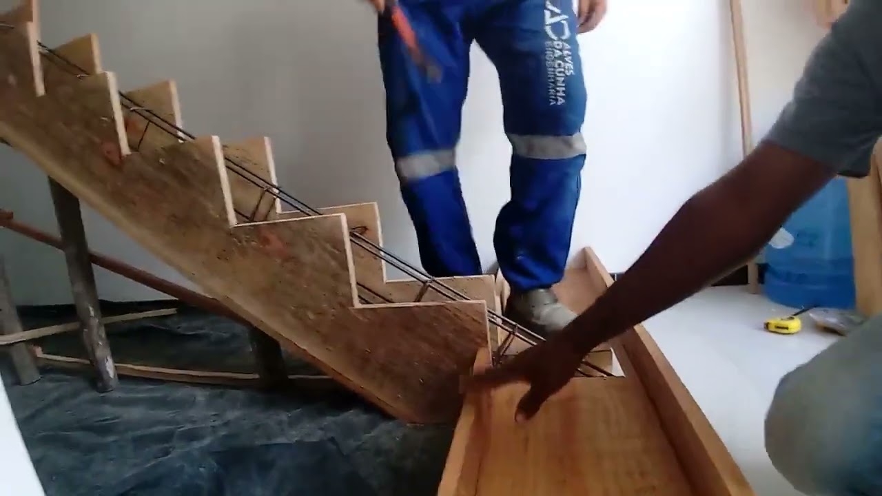 Como fazer escada vazada?