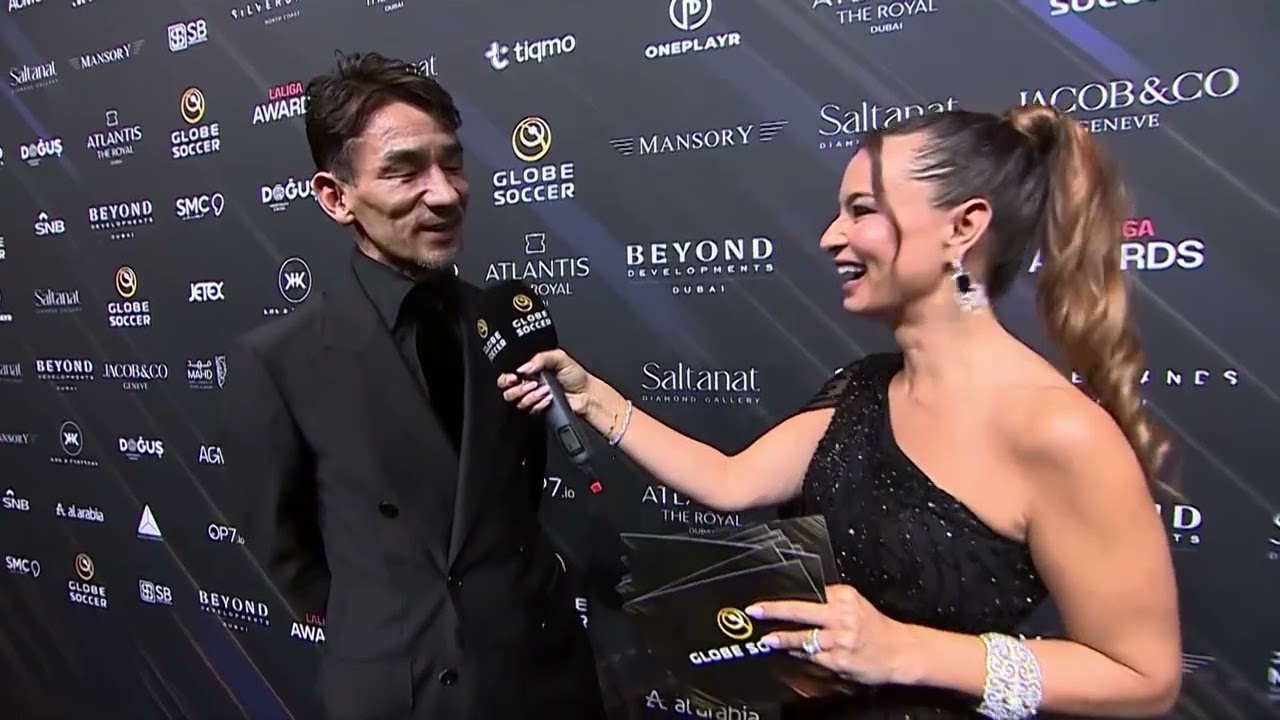 Хидетоши Наката на церемонии вручения наград Globe Soccer Awards