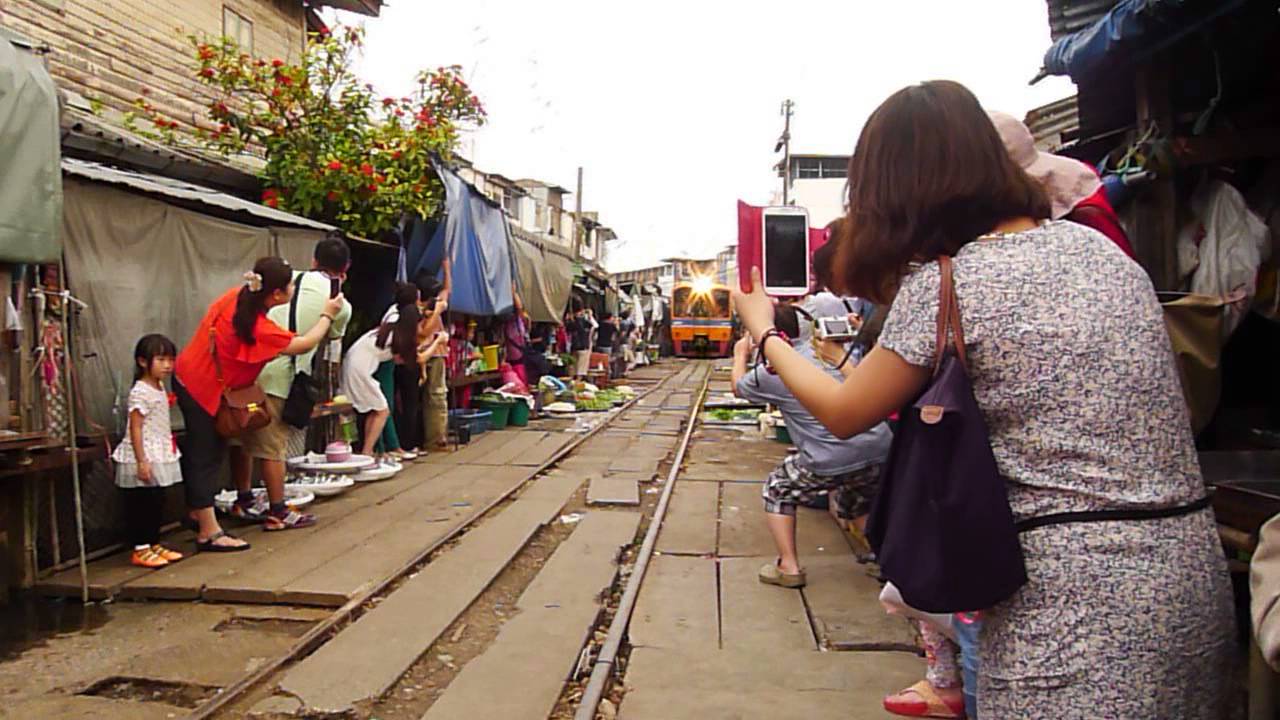 Maeklong Railway Market @ Bangkok