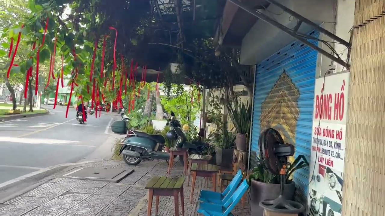Buổi sáng mùng hai Tết Bính Ngọ (18/02/2026) trên đường bờ kè kênh Nhiêu Lộc-Thị Nghè