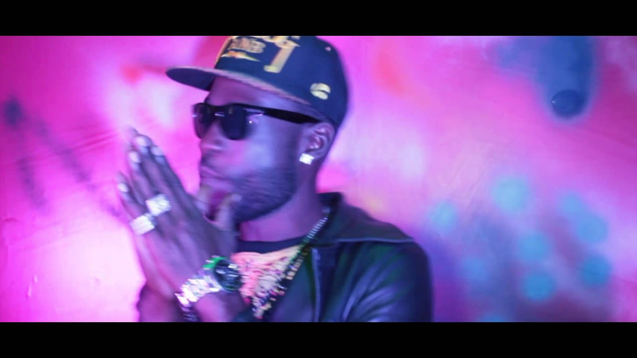 Bruna Lee ft  Weyda Múmia jeito sensualofficial video BF record 2