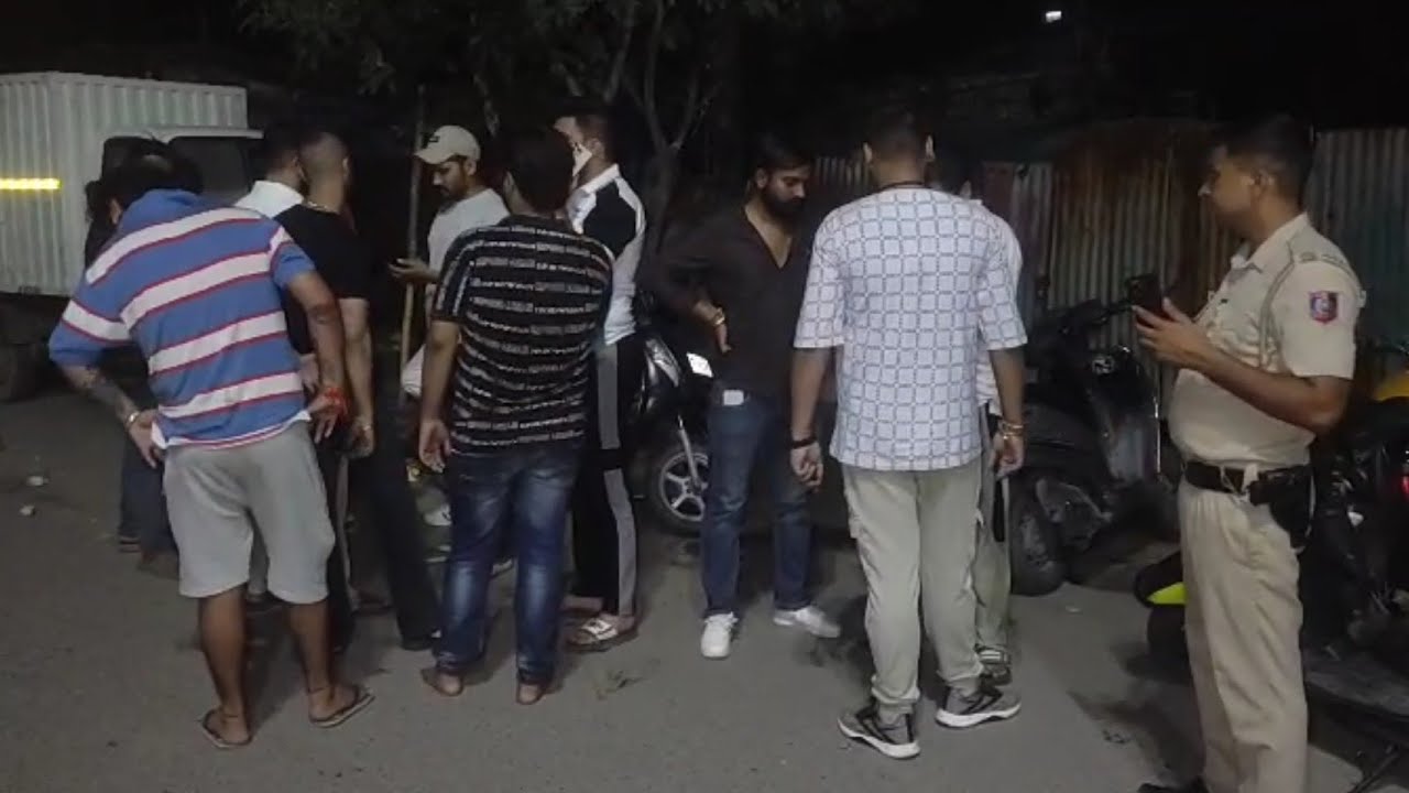 Firing near Delhi Geeta Colony Taj Enclave. Terror prevails in the area. Attacker absconding. Gee...