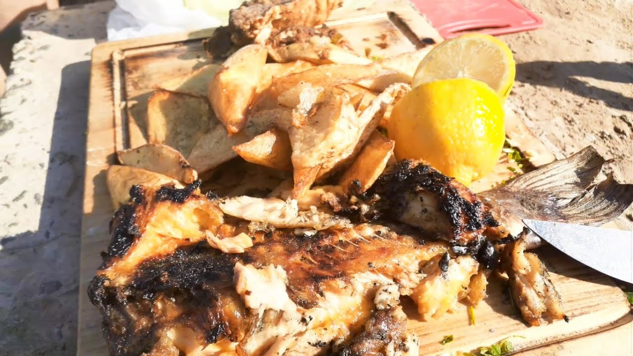 PESCA Y COCINA, papas rústicas, pescado frito y asado.