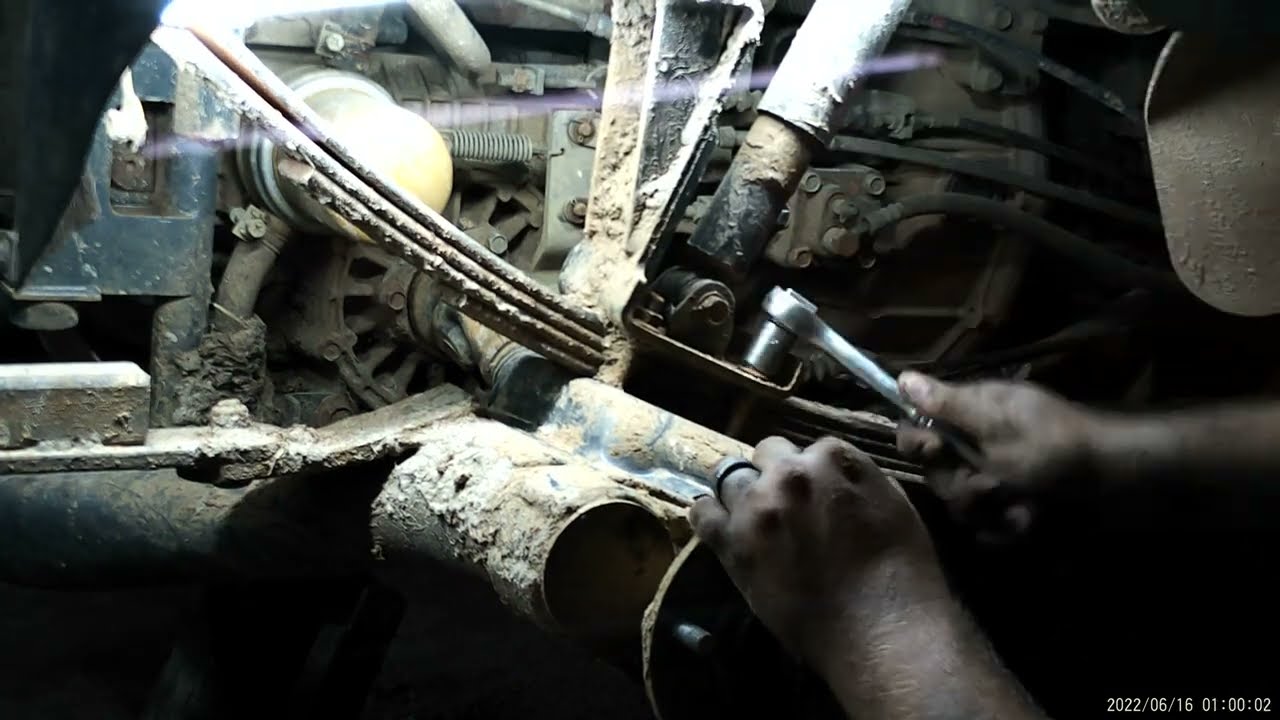 KUBOTA RTV 900 rear Axel removal in time laps