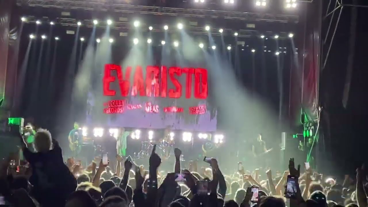 EVARISTO - ELLOS DICEN MIERDA (ESTADIO MALVINAS ARGENTINAS 24-04-2025)