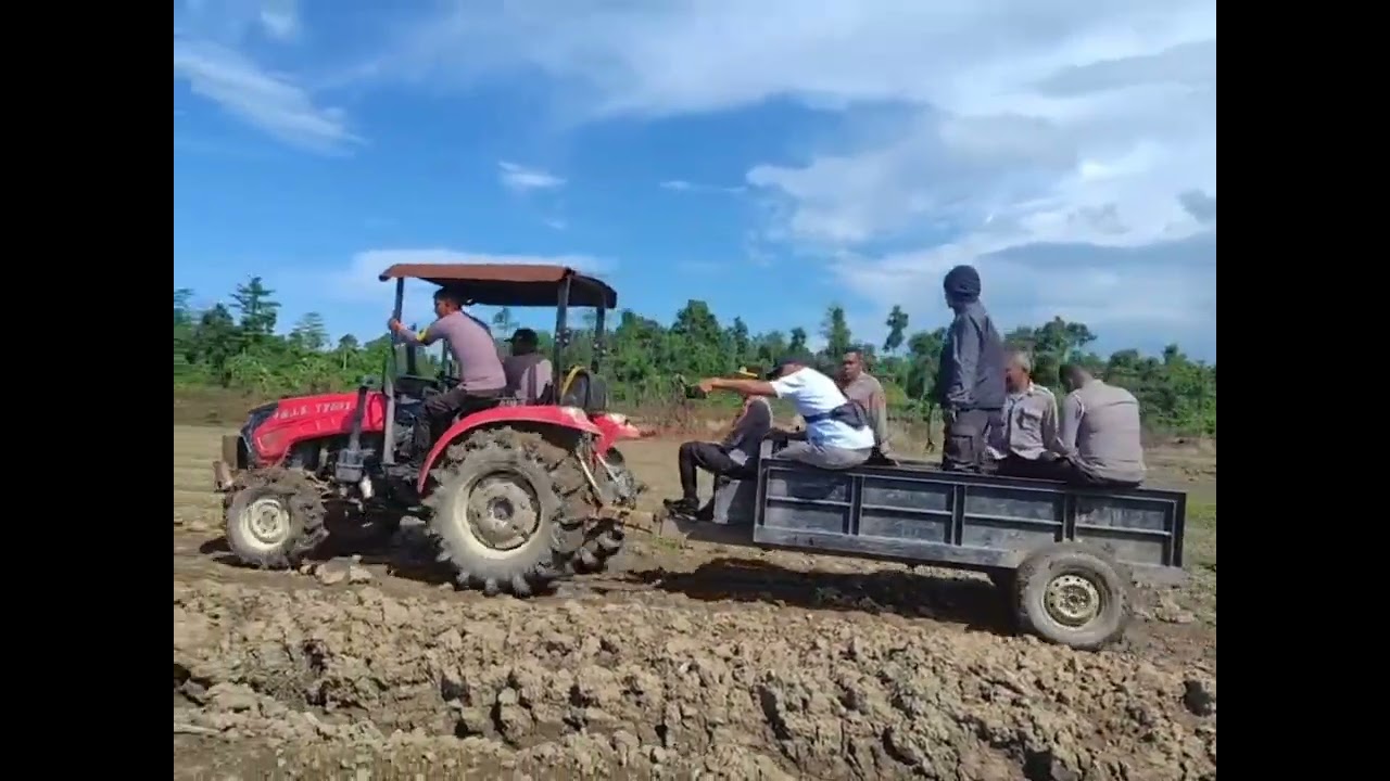  Kapolsek Wahai *AKP FAHRUL SAABAN S.Hi,MH.Tinjau Lokasi Lahan Ketahan Pangan Jagung.