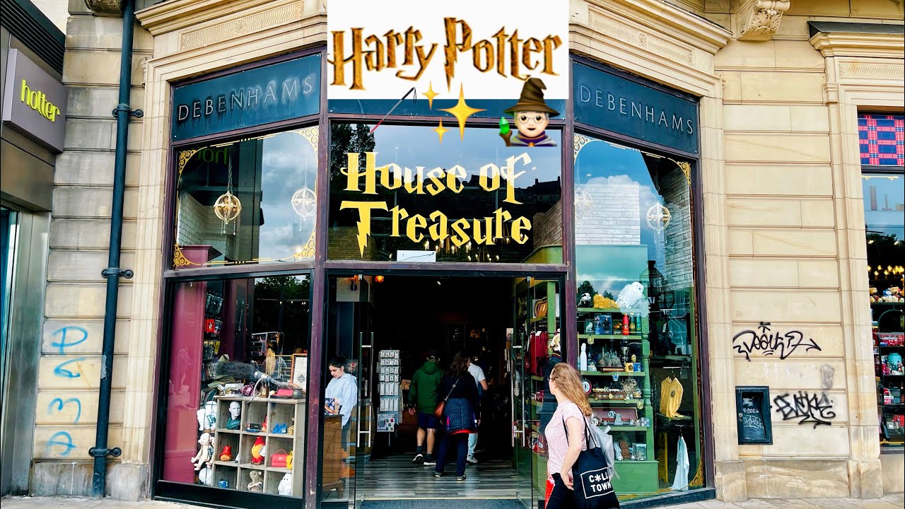 Exploring New Harry Potter Store in Edinburgh, Princes Street | A 4K Magical Shopping Experience.