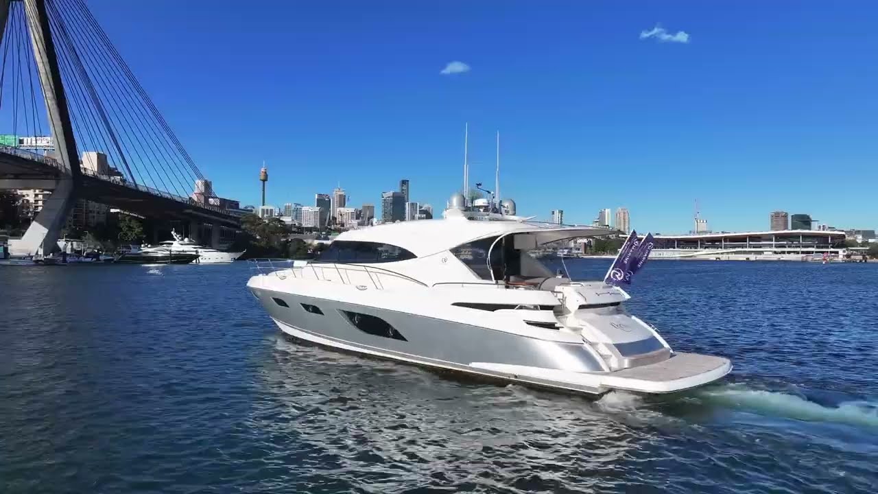 Riviera 6000 Sport Yacht