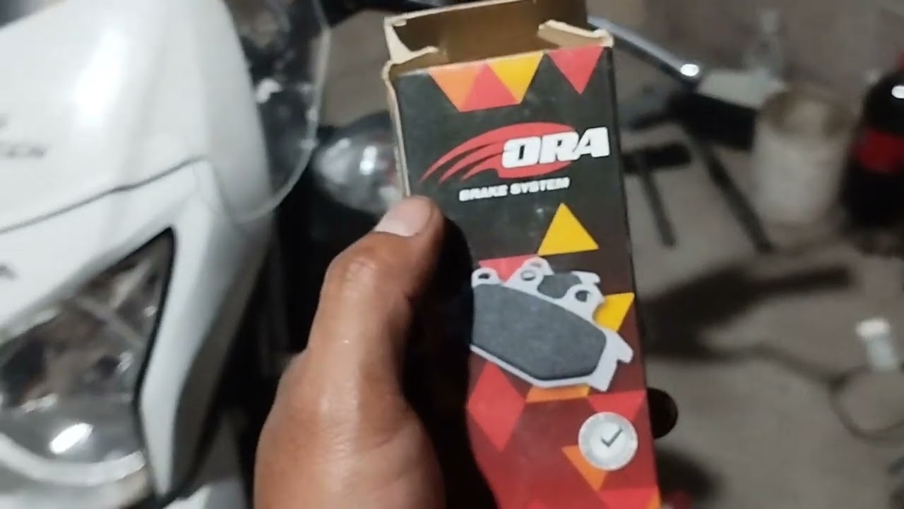 Cómo cambiar pastillas de freno delantero en una Honda XR 150L