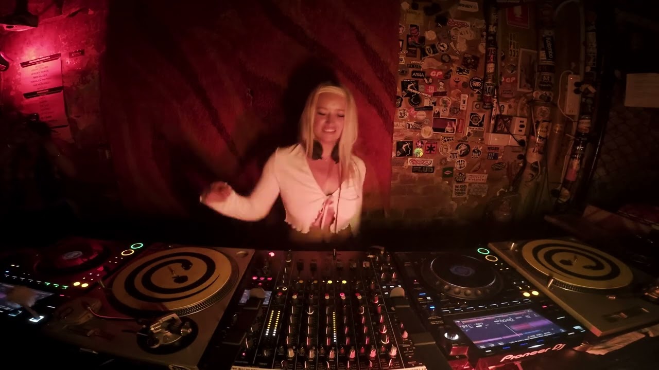 Revolver Upstairs, BAMBii