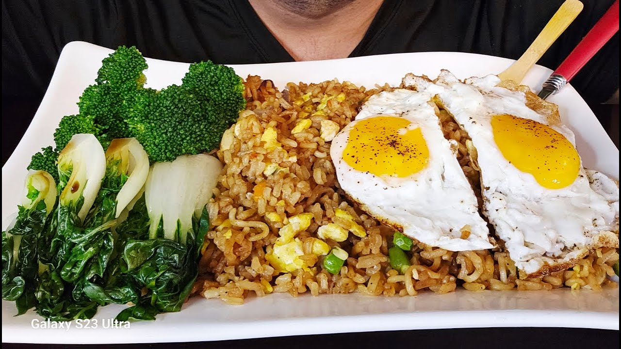 ASMR Mukbang!! Egg Fried Rice with Sizzling Sunny Side Up Eggs And Crispy Greens!