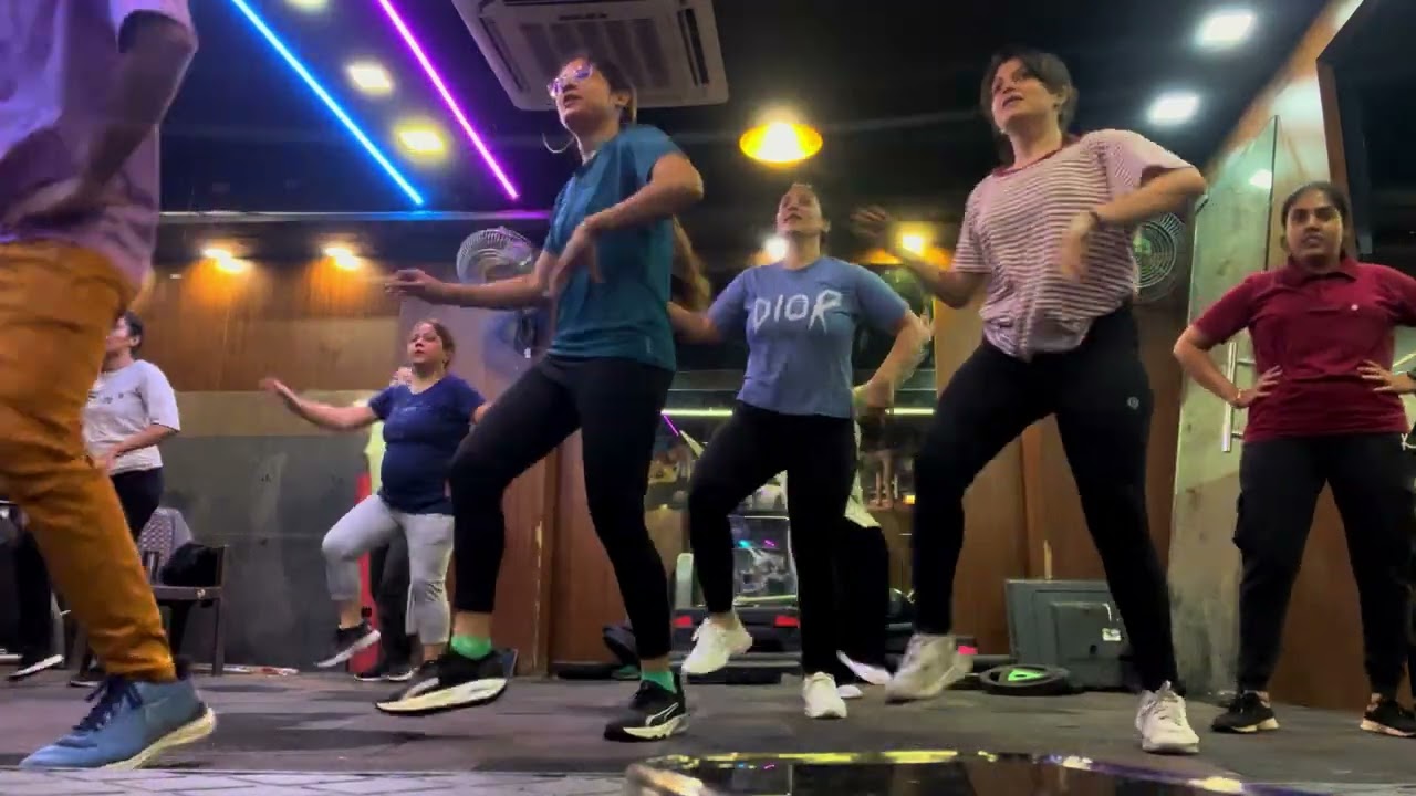 vibe desi mix | bhangra workout | DJ nick dhillon #bhangradance #zumbaclass