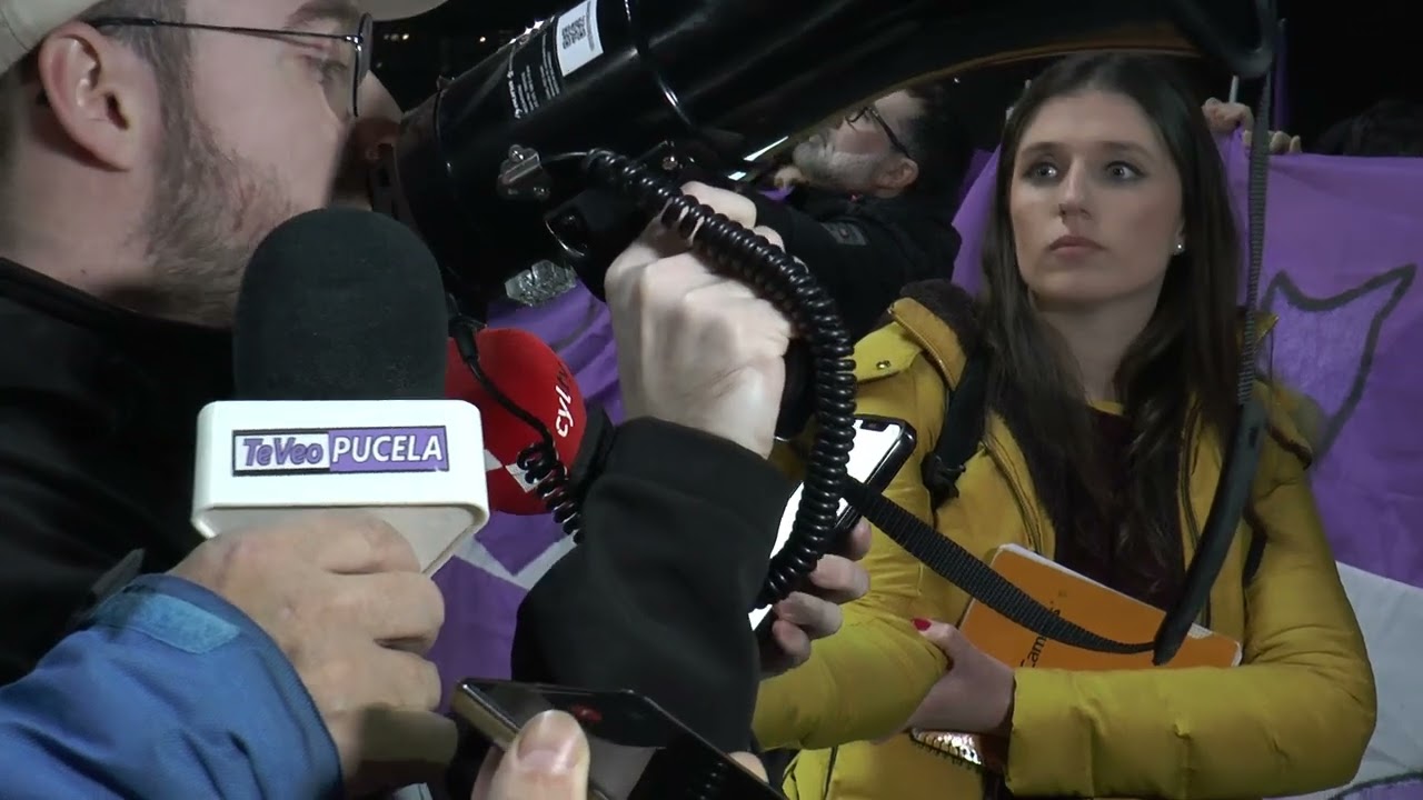 LA AFICIÓN DEL REAL VALLADOLID PROTESTA CONTRA LA GESTIÓN DE RONALDO NAZARIO. TEVEOPUCELA