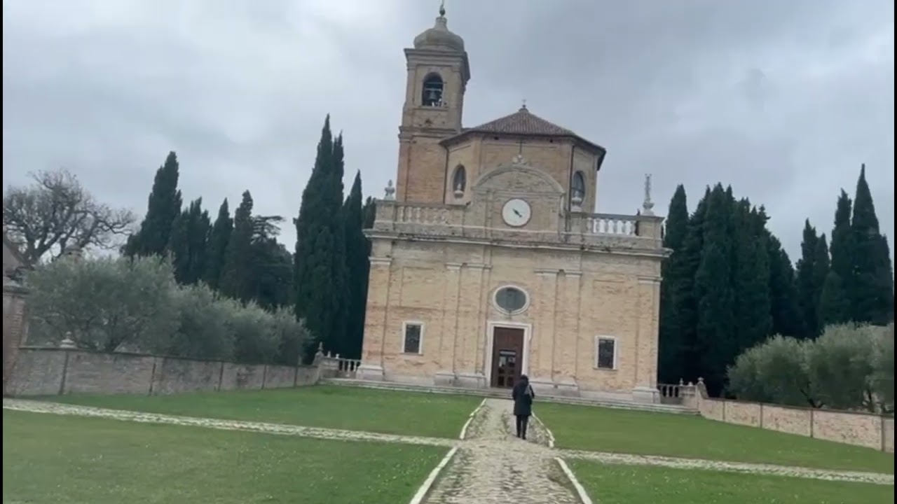 M Giove Fano Pu bellissimo eremo dei frati Camandolesi non è aperto tutti i giorni