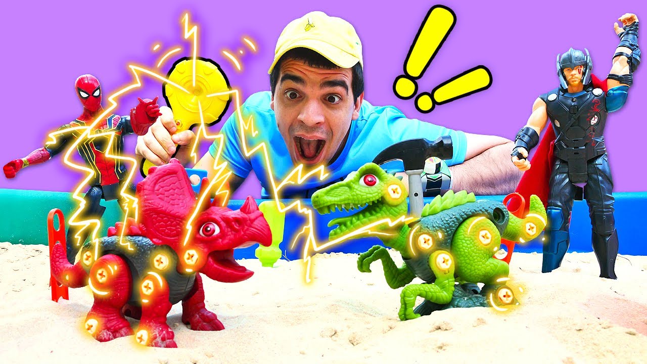 Helpman aiuta i supereroi giocattolo. Video di giochi per bambini.