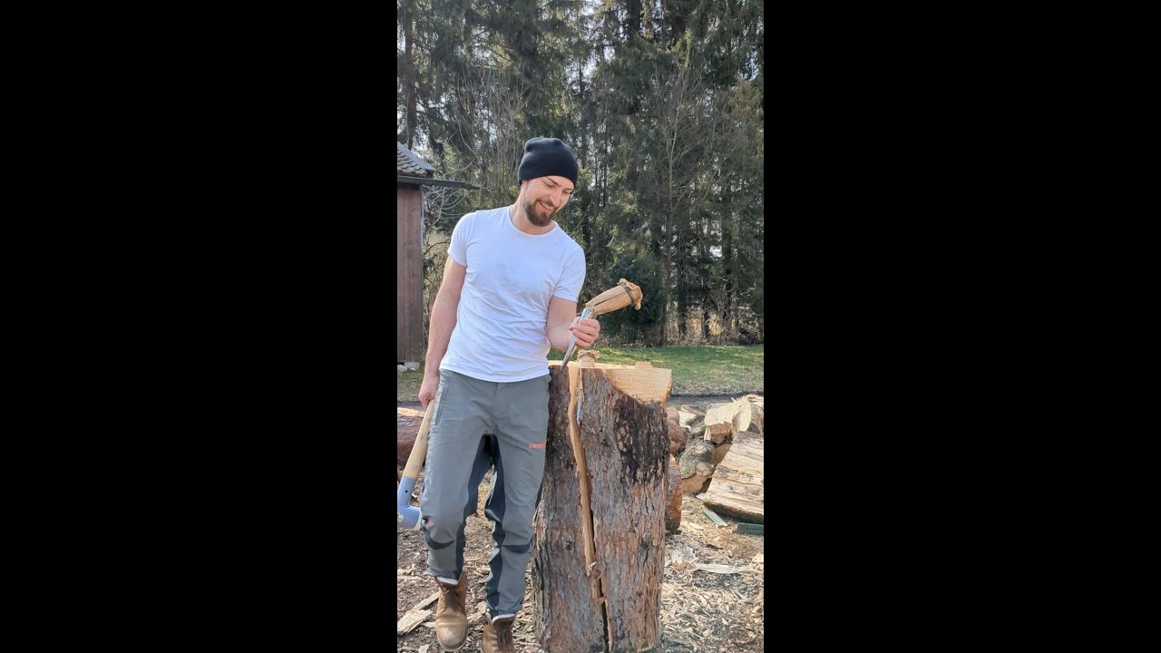 1m Holzstamm (Kiefer), Spalthammer und Spaltkeil #woodworking #axe #split #hammer #holzarbeiten #4k