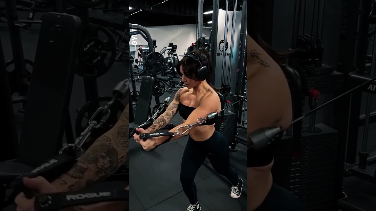 HANNA OBERG #workoutmotivation #gymshorts #femalefitness #shorts