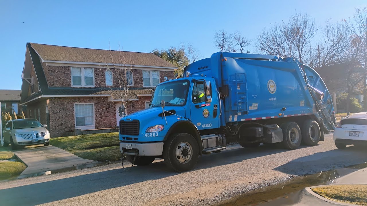 garbage truck RL on trash 48803