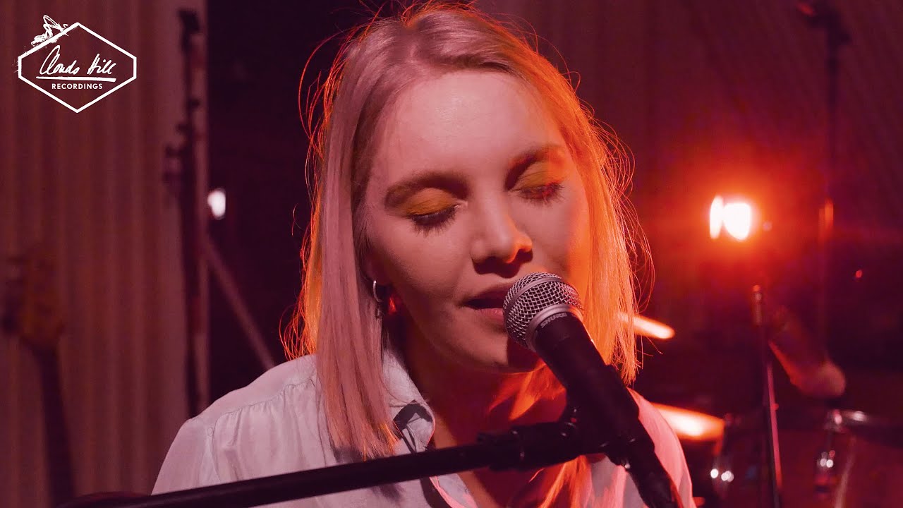 Konni Kass - Surrender (Live at Clouds Hill)