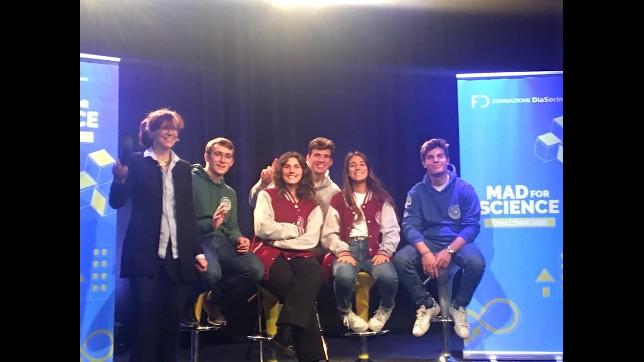MAD FOR SCIENCE - La 5SA, vincitrice del concorso Mad for science della Fondazione Diasorin