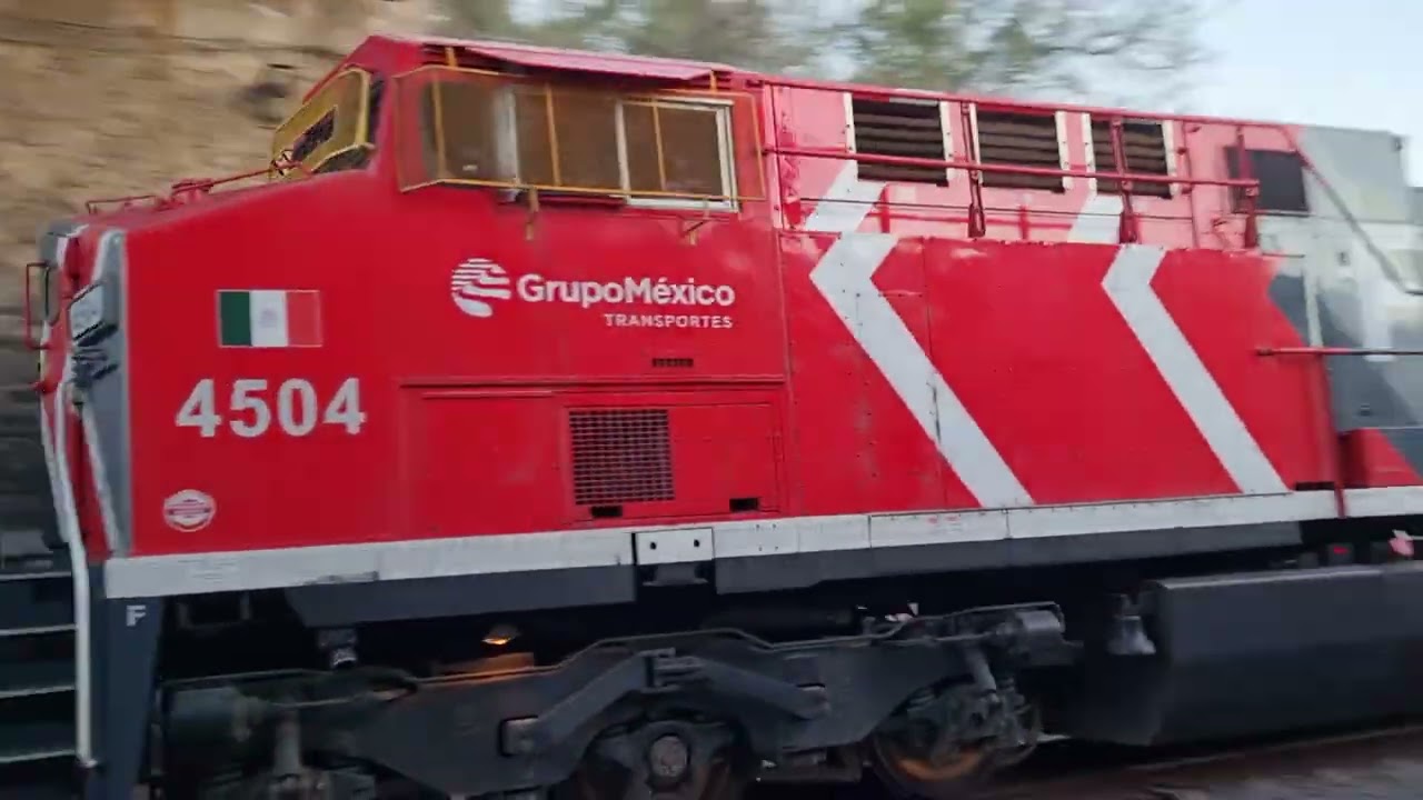 FXE 4025 4504 TTEOMX TURNO TEOCALCO MÉXICO AL SUR CON SALUDO DEL MAQUINISTA 