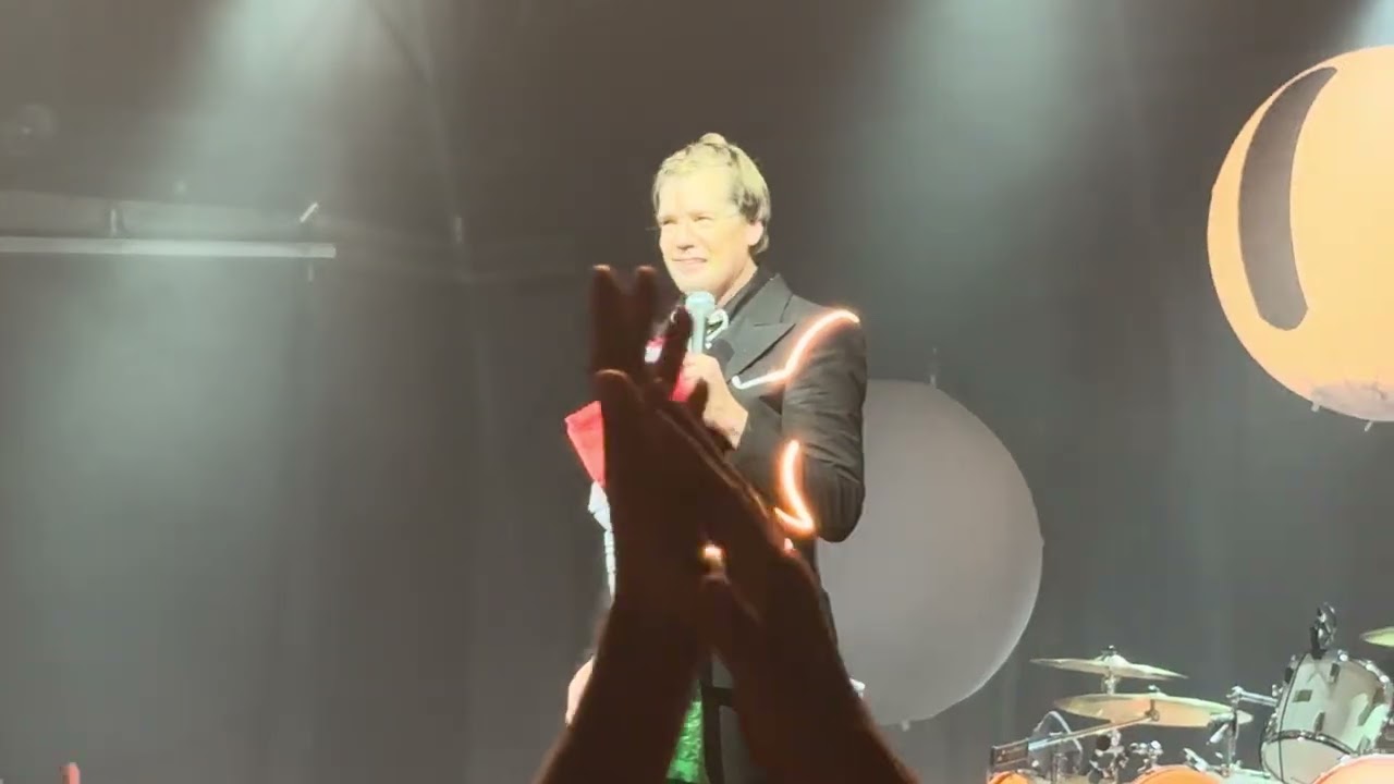 THE HIVES - TICK TICK BOOM Live at Alcatraz MILAN