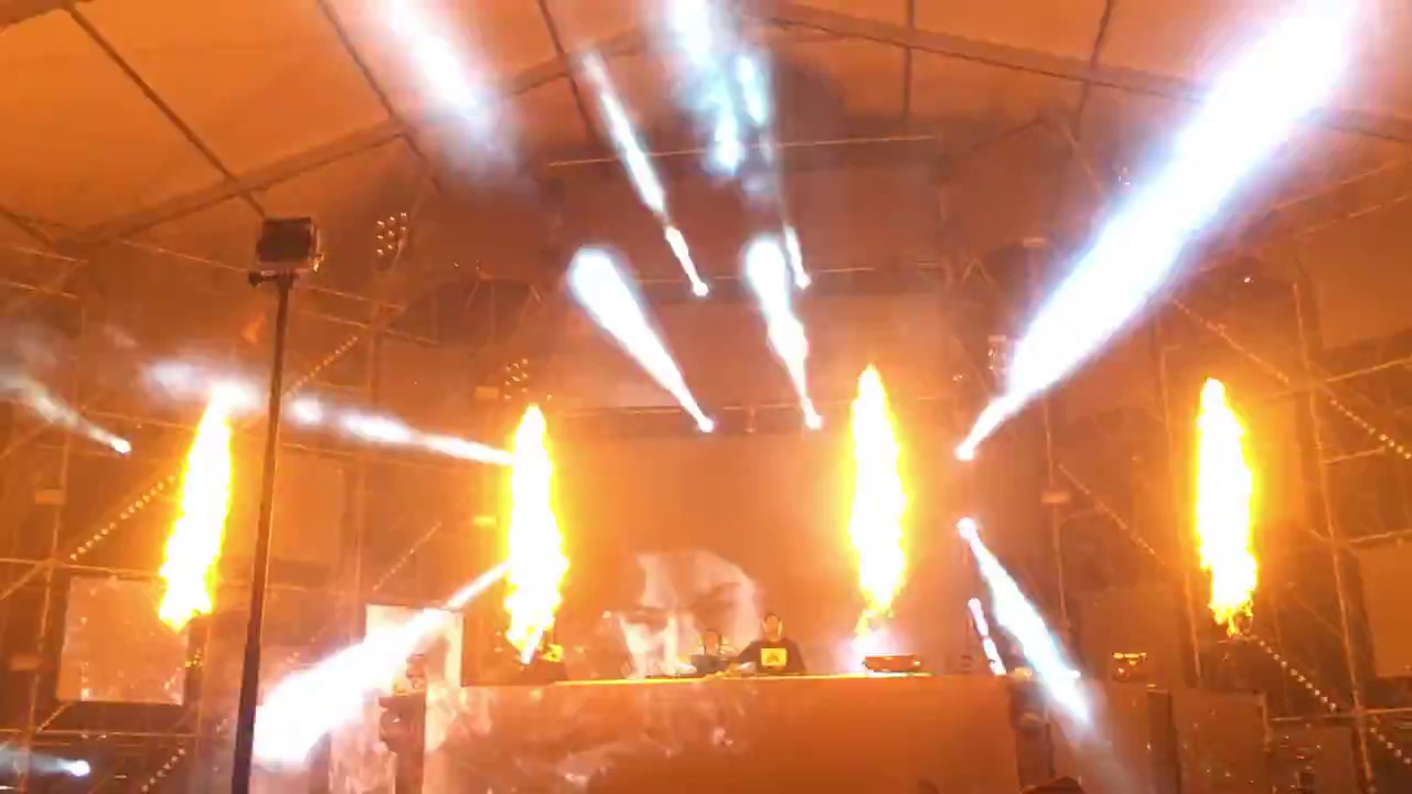 Axwell /\ Ingrosso live @Nameless Music Festival 2017 (IT) - Calling vs Lions In The Wild