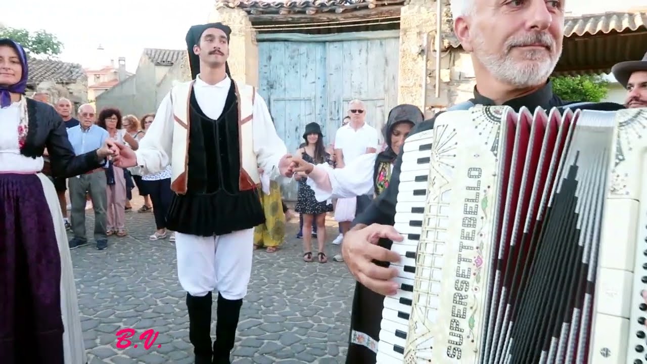 Gr folk Villaurbana Gianni Ore Sagra della mandorla Baressa 11 9 2022