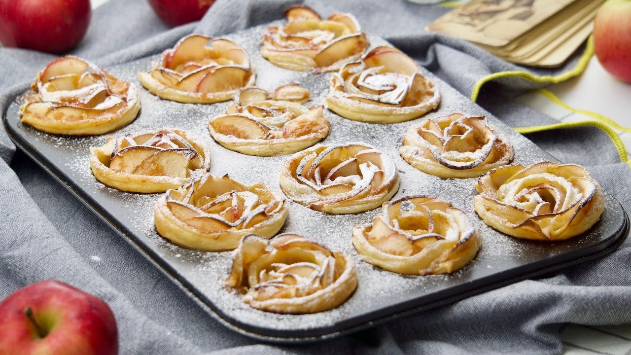 Ružice od jabuka i lisnatog tijesta • ReciPeci Sandre Gašparić