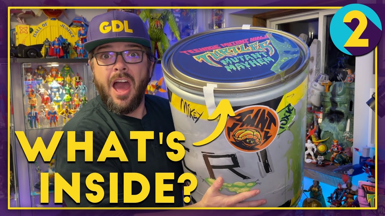 What's Inside Surprise TMNT TCRI Canister?!