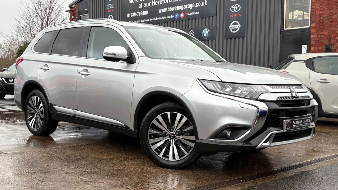 2018 (68) Mitsubishi Outlander '4' 2.0 Auto 4X4 7 Seater in Sterling Silver. 64k Miles. £13,500