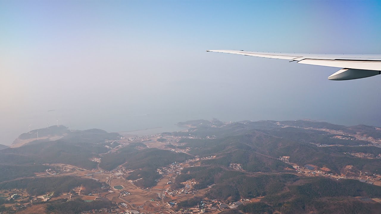 Landing Seoul Incheon Airport Korean Air Boeing 777 LHR - ICN 4K
