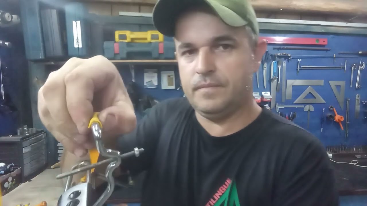 COMO COLOCAR O ELÁSTICO DE TUBO E AS FITAS NO ESTILINGUE TIPO (ATIRADEIRA).