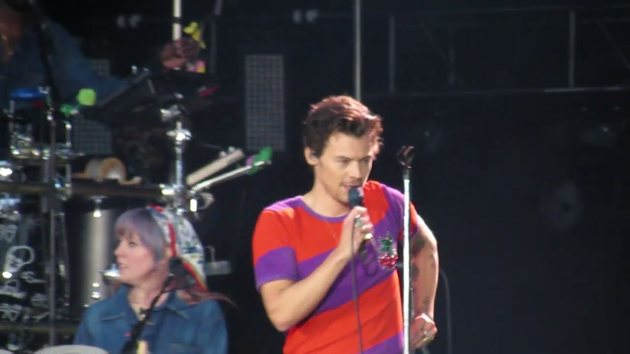 Harry talking + Late Night Talking - Harry Styles - 15/6/22 - Emirates Old Trafford - Manchester, UK