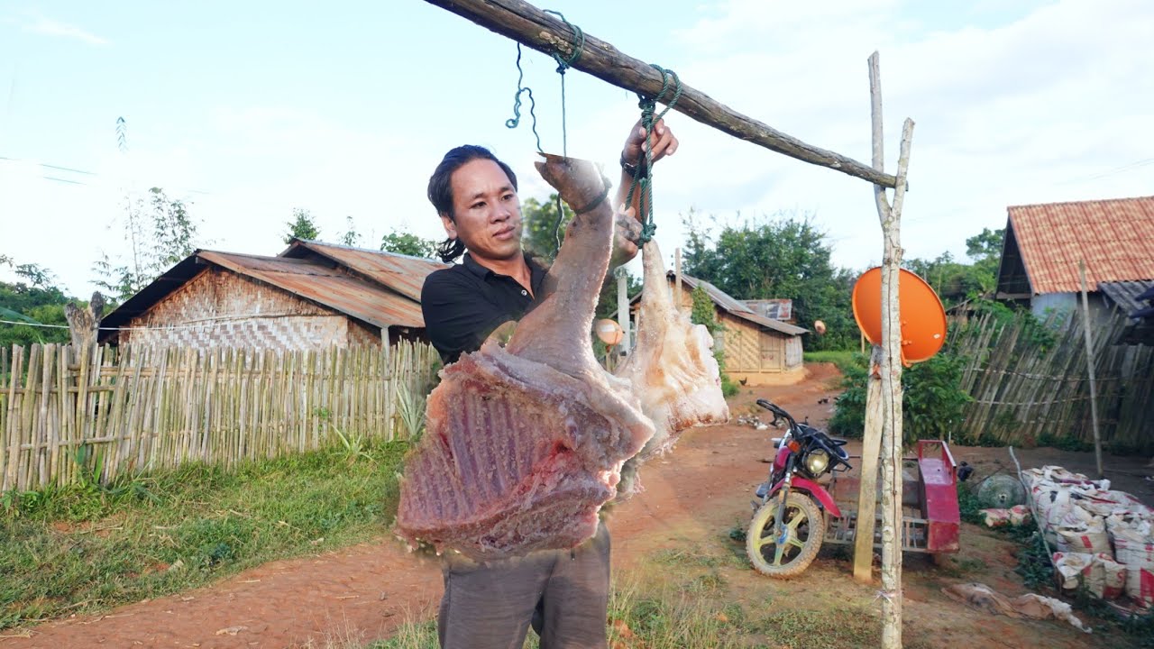 ทำแฮมขาหมูแบบชาวอาข่า!.[ອາຄານ້ອຍ]