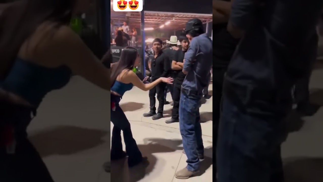 LA QUEBRADORA 💃🕺 #viral #baile #banda #musica