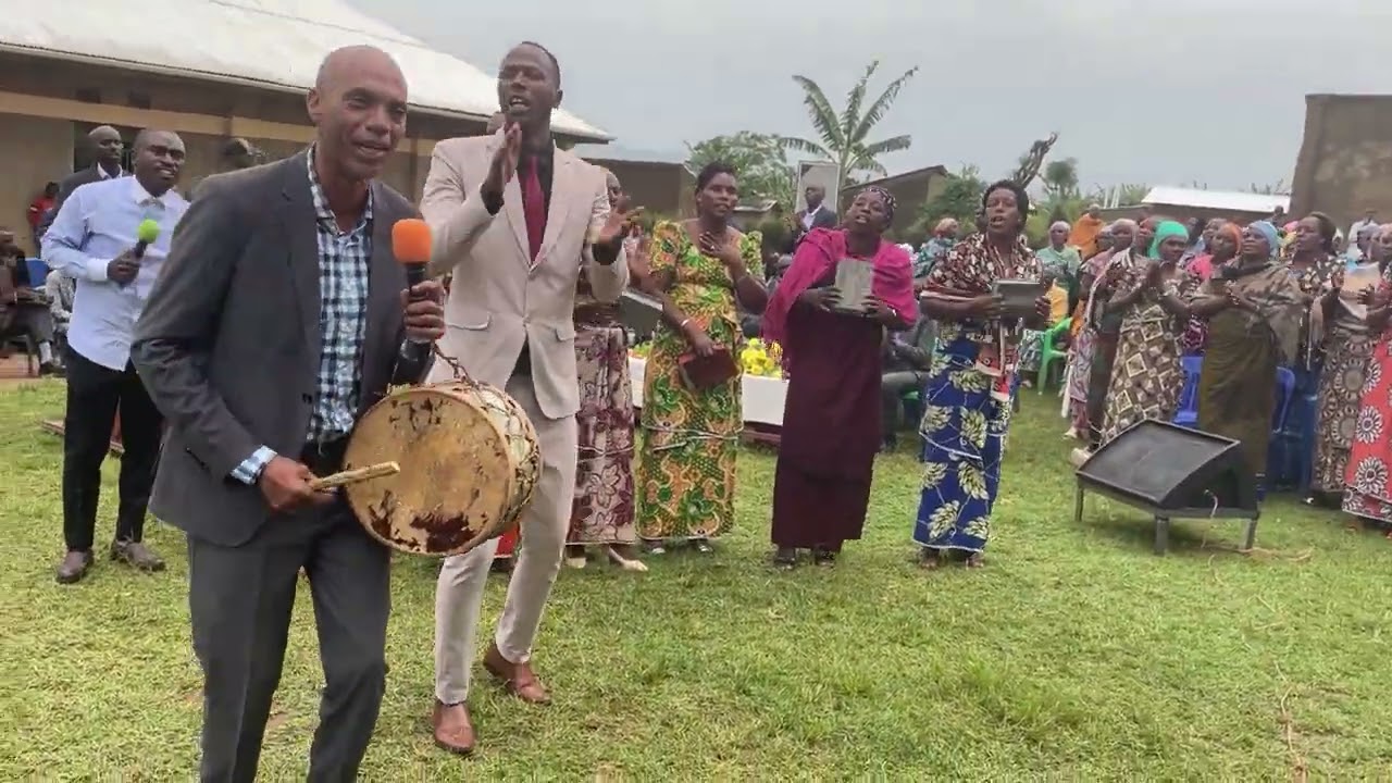 INGOMA n’ IPENDO  NIBYIZA AMATERANIRO. ADUKUMBUJE  IBITARAMO BY’IWACU RUGURU 