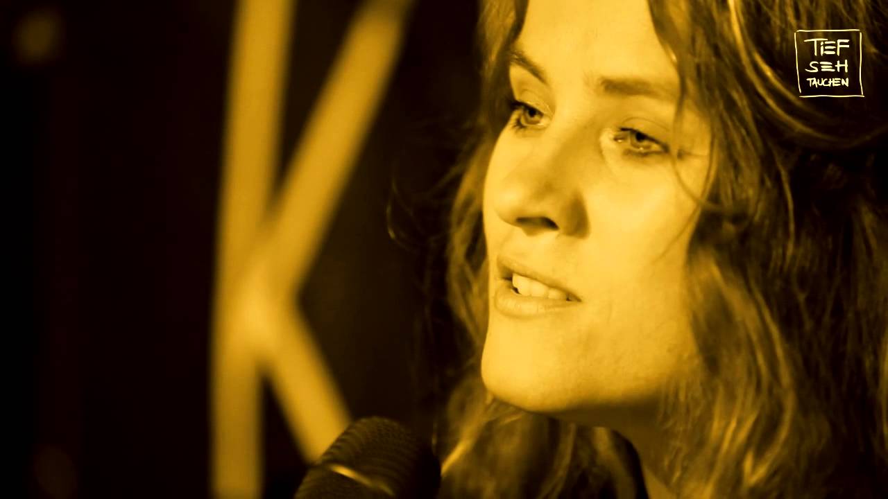 TIEFSEHTAUCHEN: SARAH BRENDEL  AMONG 10.000