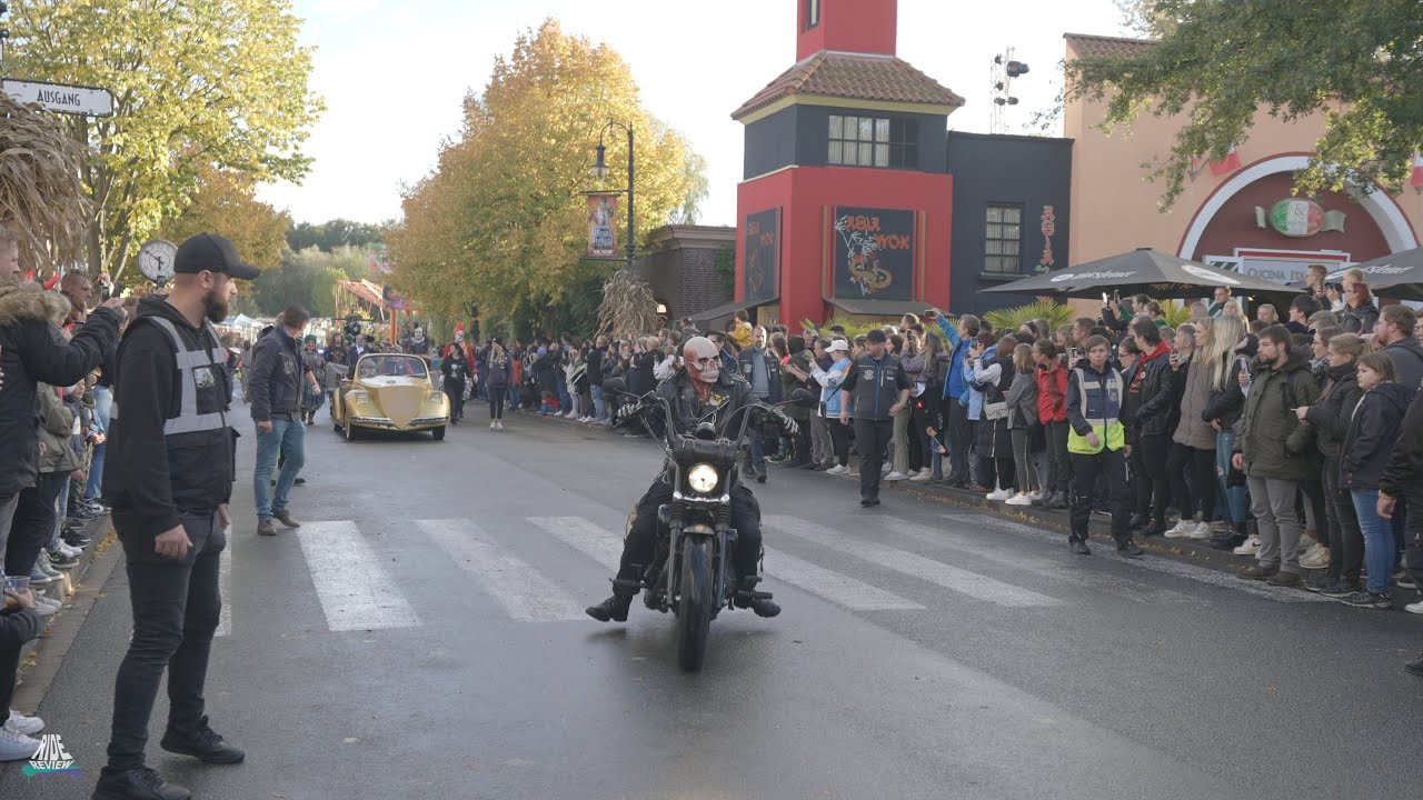 Parade - Haunters Against Hate - Movie Park Germany