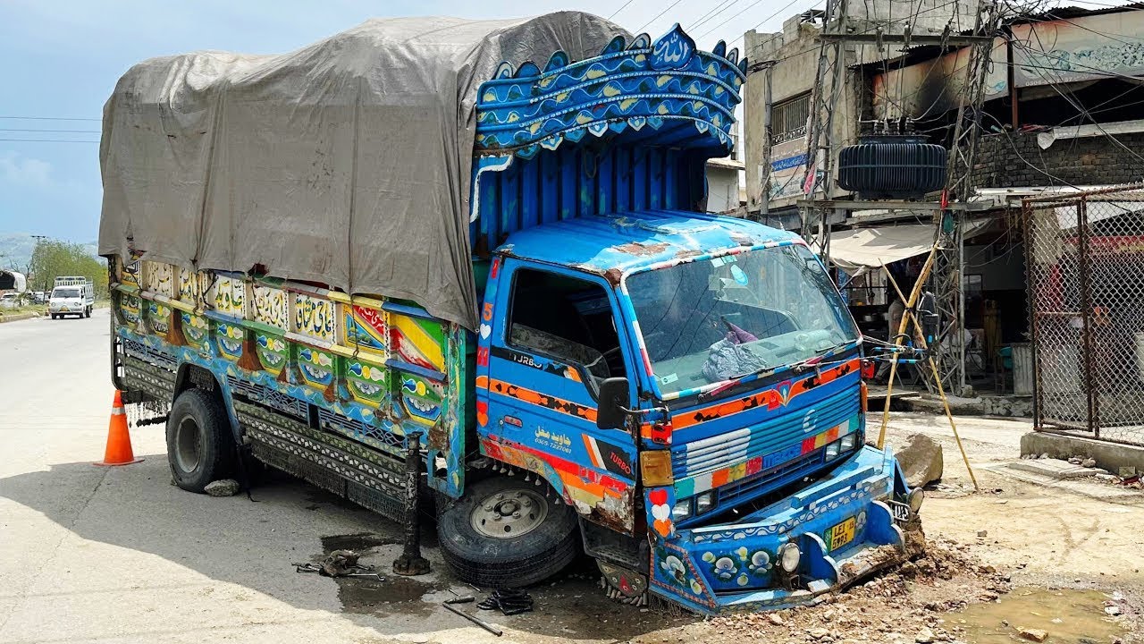 Unbelievable Roadside Breakdown Pakistani Mazda Front Axle Broken