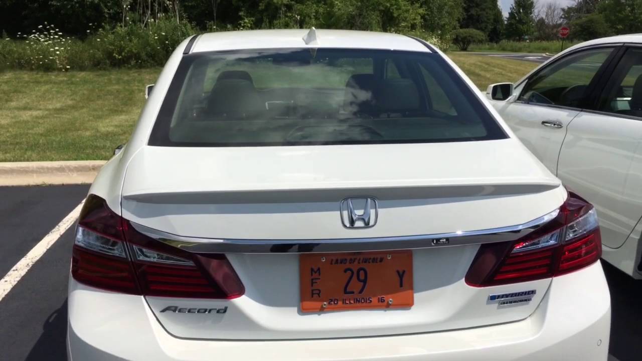 2017 Honda Accord Hybrid Touring Quick Look