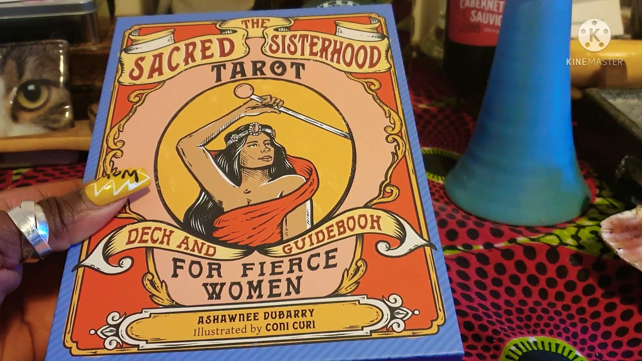 Sacred Sisterhood Tarot : Flip Through and first impressions.