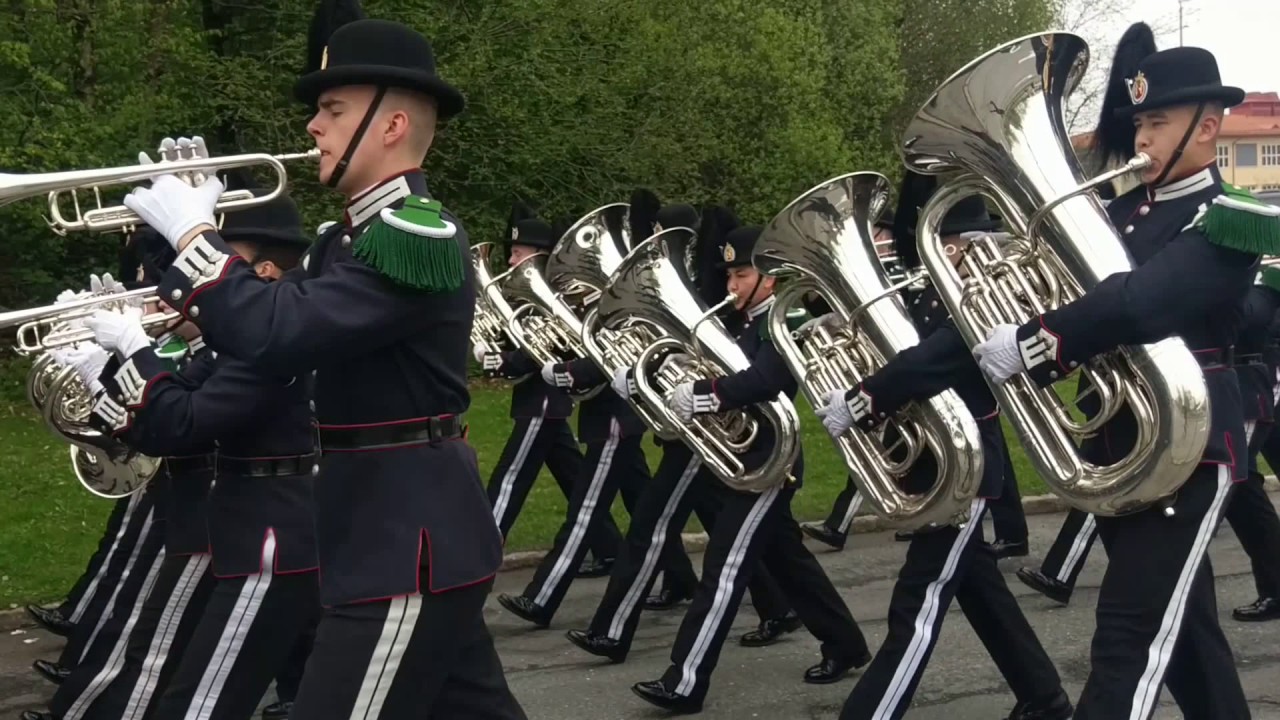 HMKG 2017 - Oppmarsj til Gardeleieren - 2017-05-17