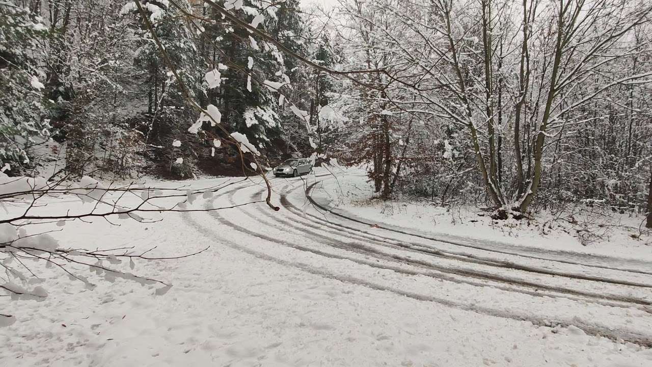 Subaru Outback 2.5i snow fun