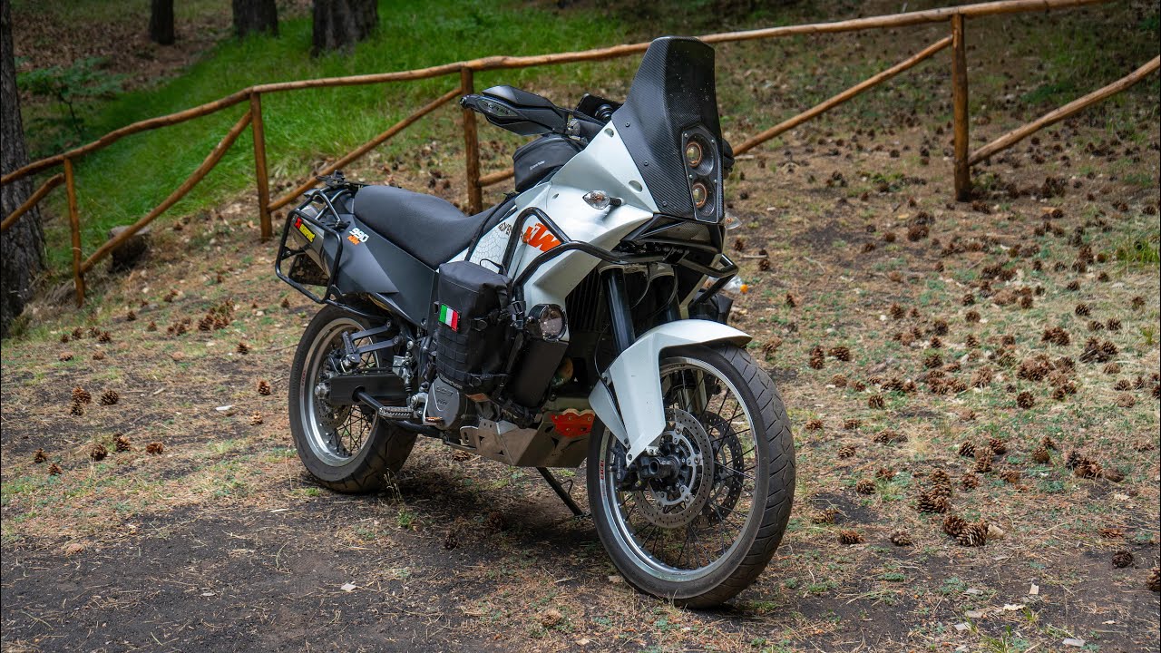 Ktm 990 Adventure / una moto ancorA valida nel 2025
