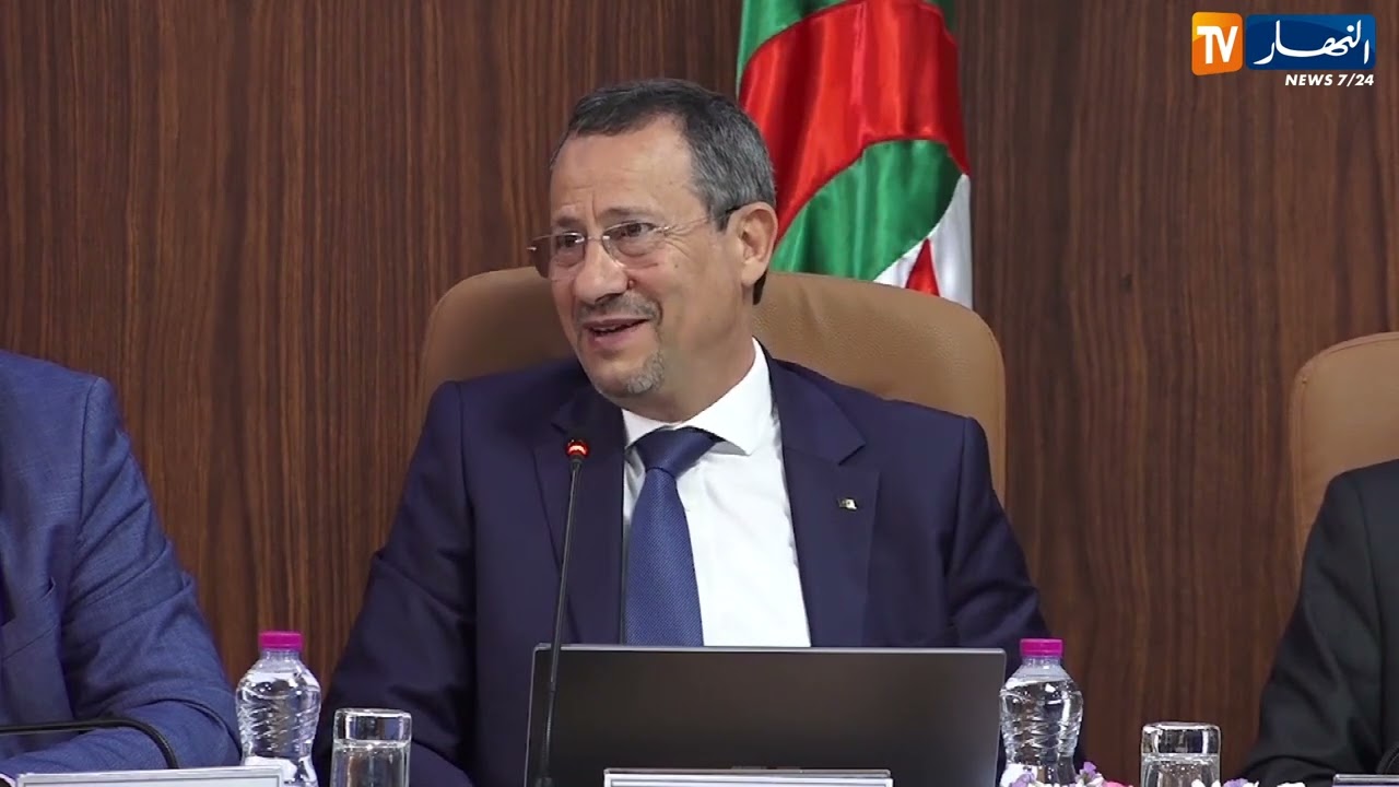 وزير الاشغال العمومية : الخط المنجمي بشار-غار جبيلات ثقيل وفريد من نوعه