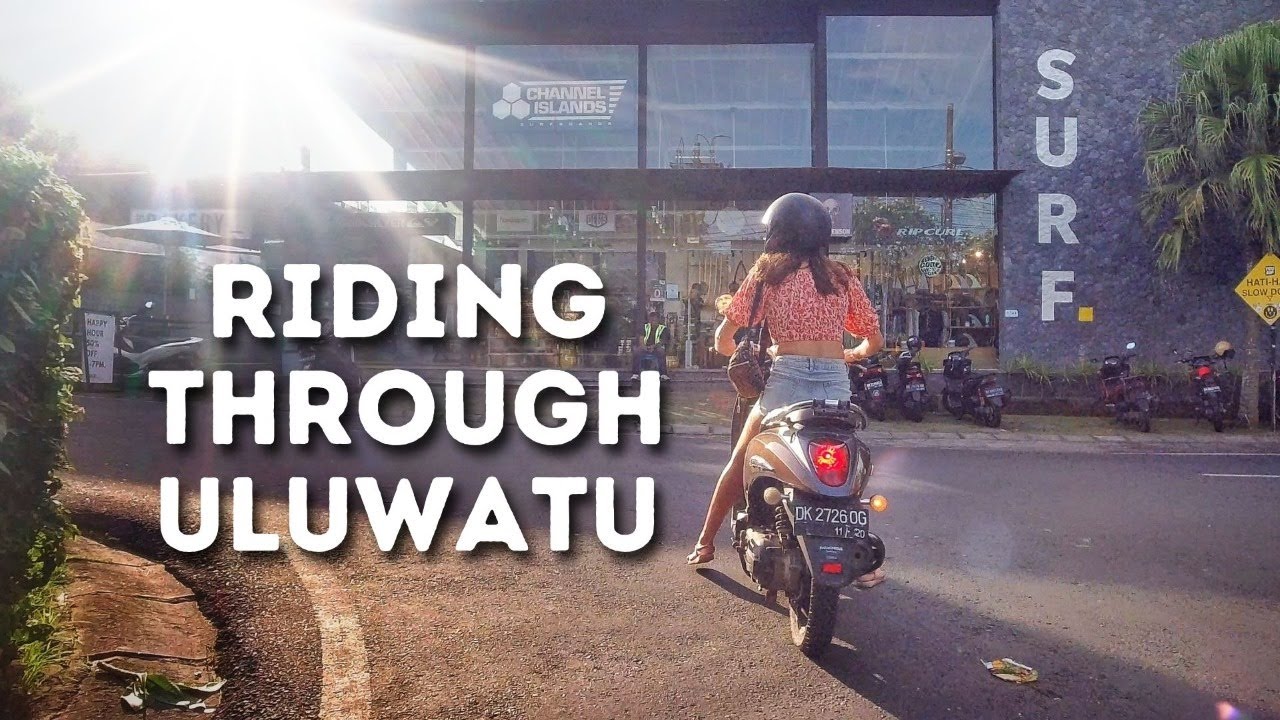 A pleasant scooter ride through Uluwatu in Bali (surprise at the end)