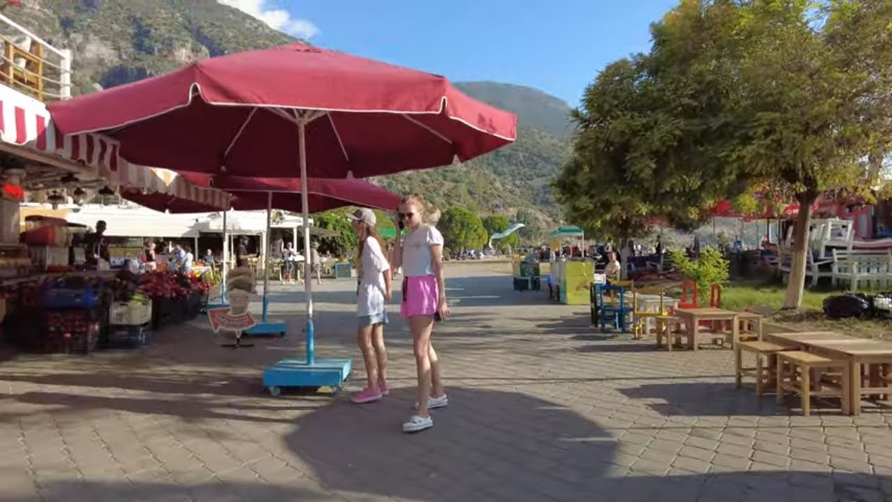 Walking in Ölüdeniz’ center and bazaar, Muğla/Turkey
